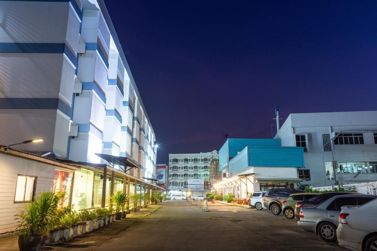 Mayflower Grand Hotel Korat ناخون راتشاسيما المظهر الخارجي الصورة